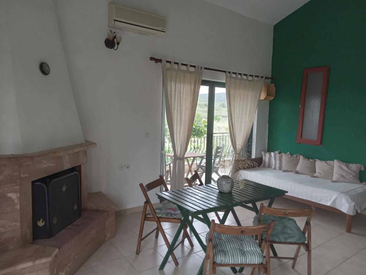 The White Rabbit Guesthouse Eco-Lodge "Cosy Apartment" Psakoudia Esterno foto