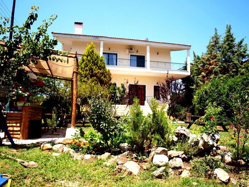 The White Rabbit Guesthouse Eco-Lodge "Cosy Apartment" Psakoudia Esterno foto